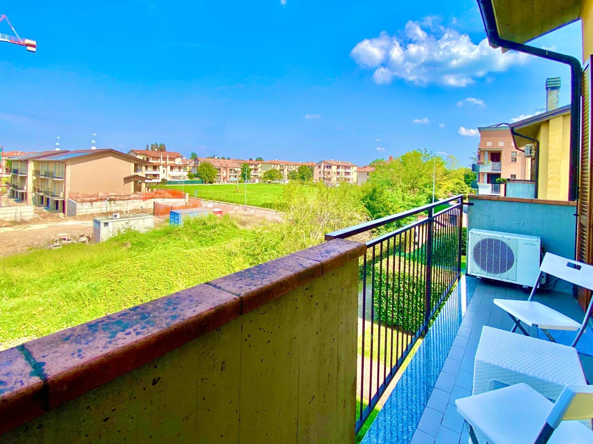 Casatella - Monolocale Con Balcone Vidigulfo Exterior foto